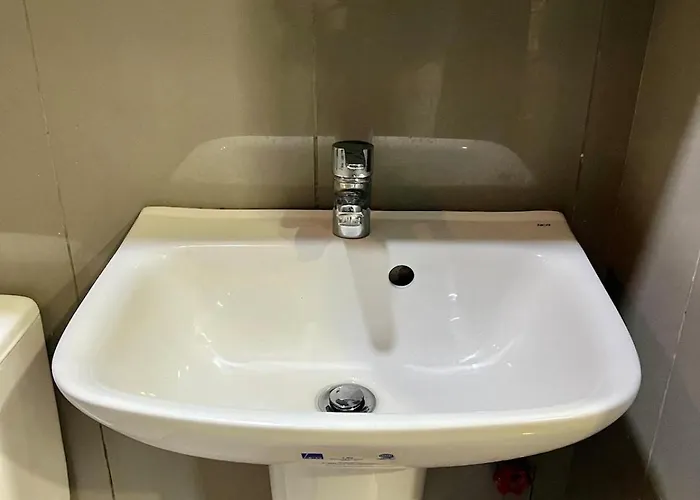 Spacious Makati Elite Air-2br - Prime With View Manila