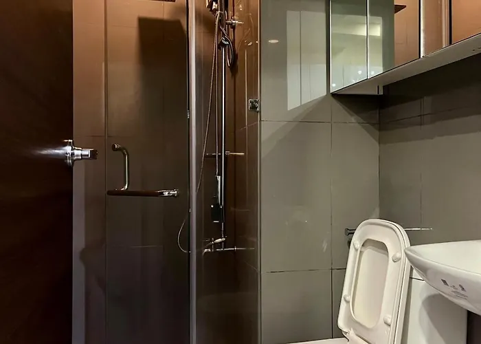 Spacious Makati Elite Air-2br - Prime With View Apartment